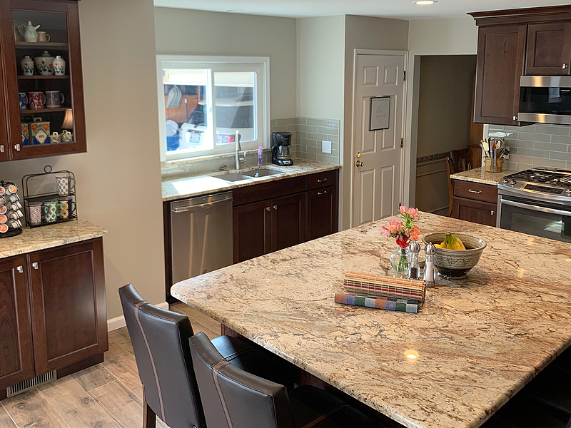 Kraft Maid Cabinetry and Granite Countertops 