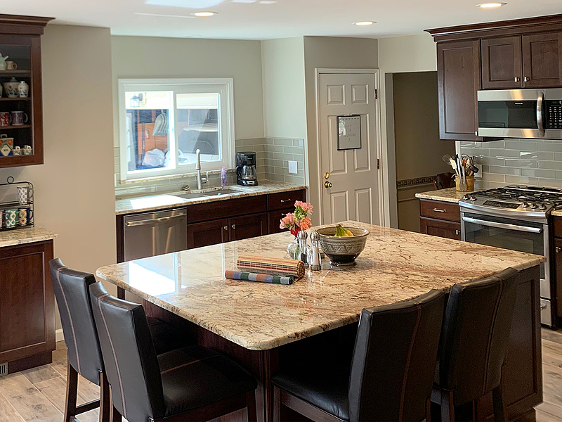 Kraft Maid Cabinetry and Granite Countertops 